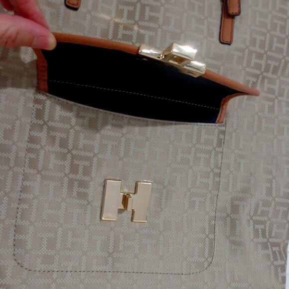 Tommy Hilfiger Tan Signature Logo Large‎ Tote Bag Gold Tone Hardware Brown - Picture 3 of 10
